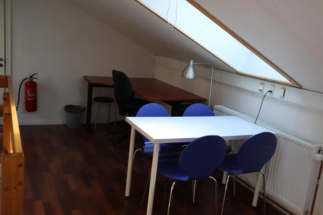 Rooms In Quiet Yellow Courtyard Apartment Copenhague Maison d'hôtes